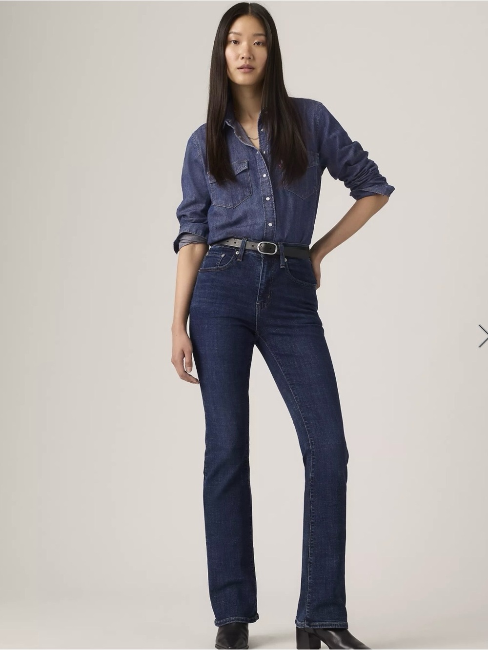 Levi’s 725 High Rise Bootcut Jeans